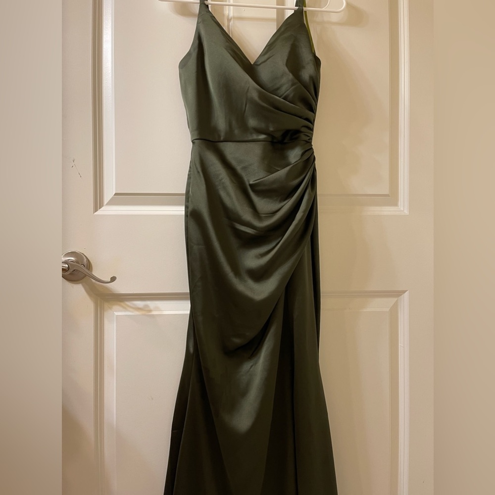 REVELRY BRIDESMAID DRESS IN RORY- DEEP OLIVE 713 SATIN X-SMALL